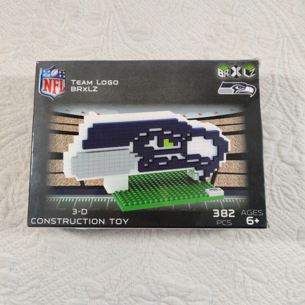 NFL Seattle Seahawks Football Team Logo BRXLZ 3-D Construction Toy, New In Box